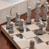 Schach mit Holzfiguren | MERSOR