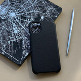 iPhone 12 / 12 Pro Hülle | Schwarz von MERSOR Studio | Geschenke bei MERSOR